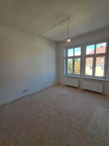 Mieszkanie 3-pokojowe Świebodzice, ul. Kolejowa. Zdjęcie 1