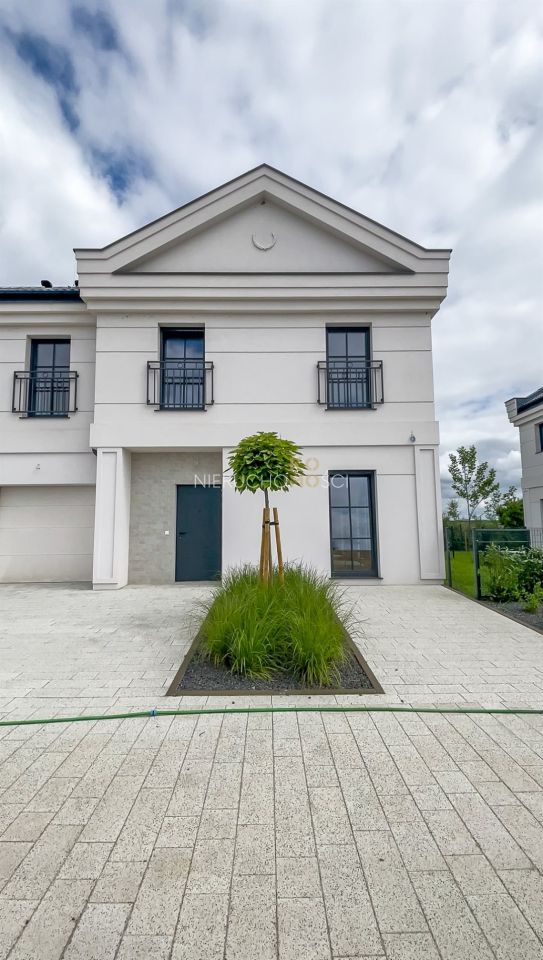 bliźniak, 5 pokoi Cesarzowice. Zdjęcie 2
