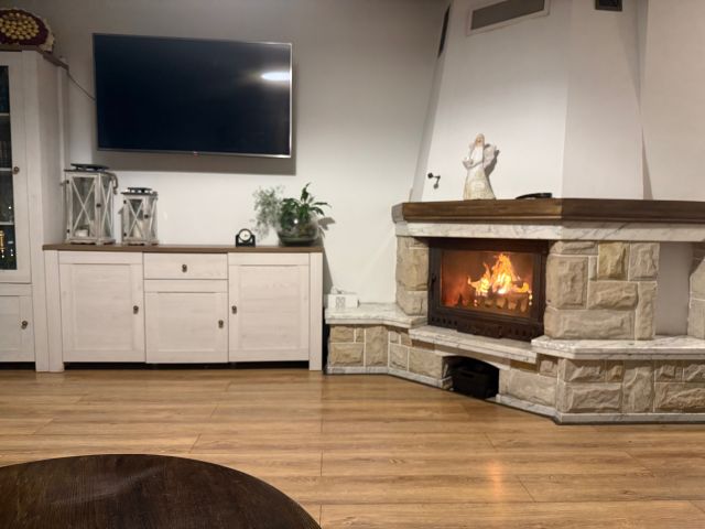 Mieszkanie 4-pokojowe Jędrzejów. Zdjęcie 1