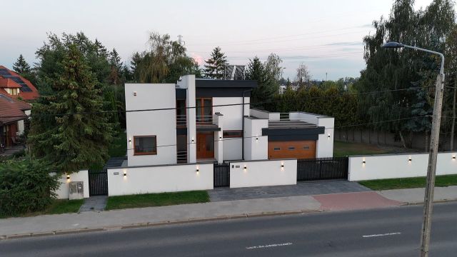 dom wolnostojący, 7 pokoi Warszawa Białołęka, ul. Juranda ze Spychowa. Zdjęcie 1