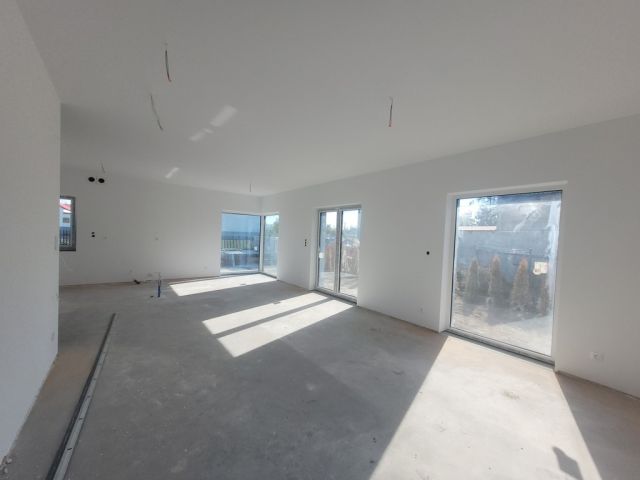 bliźniak, 6 pokoi Opacz Mała. Zdjęcie 1