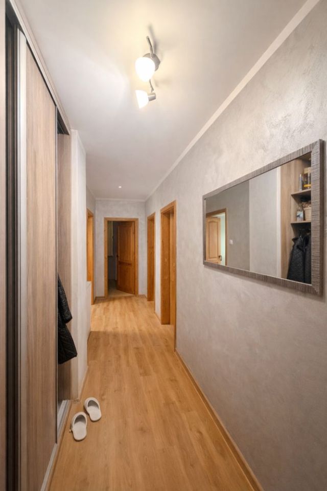 Mieszkanie 3-pokojowe Karzniczka. Zdjęcie 3