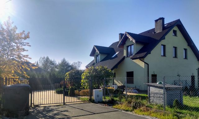dom wolnostojący, 7 pokoi Borowa, ul. Lipowa. Zdjęcie 1