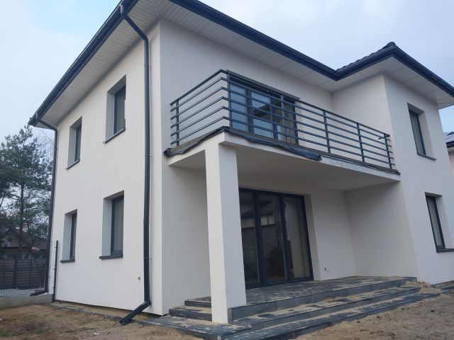 Mieszkanie 3-pokojowe Dziekanów Leśny, ul. Krasnoludków. Zdjęcie 1