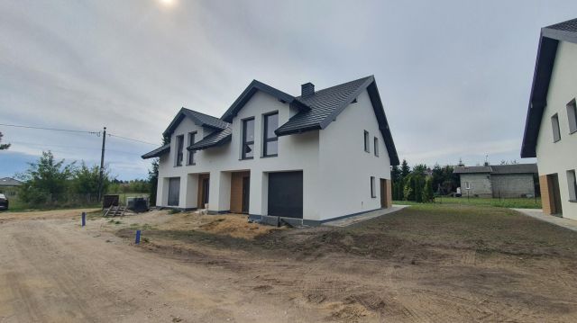 bliźniak, 5 pokoi Kobylin, ul. Rubinowa. Zdjęcie 1