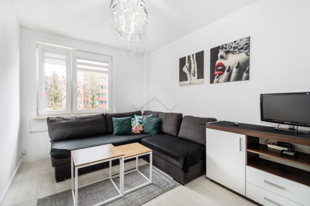 Mieszkanie 3-pokojowe Kraków Kurdwanów, ul. Stanisława Stojałowskiego. Zdjęcie 2