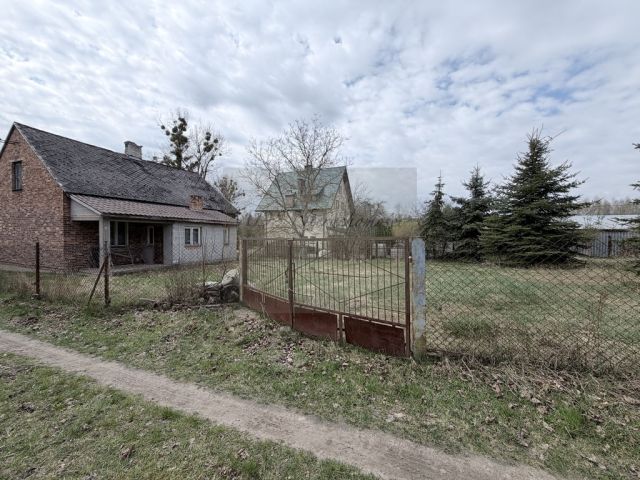 dom wolnostojący, 2 pokoje Lasek. Zdjęcie 13