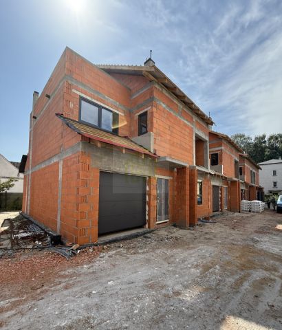 dom szeregowy, 5 pokoi Zielonka, ul. Ludwika Waryńskiego. Zdjęcie 2