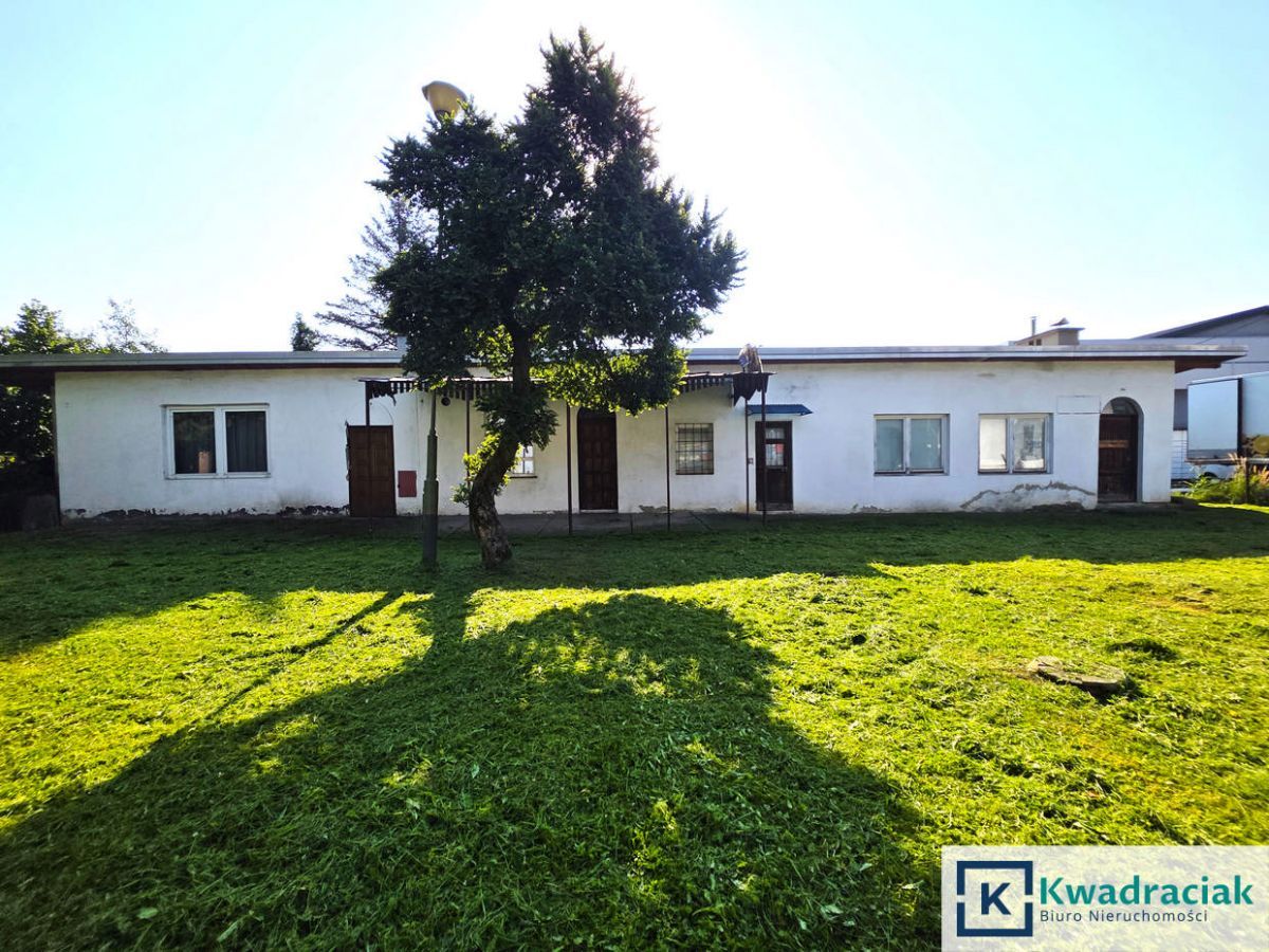 Lokal Zagórz, pl. Obrońców Węzła Zagórskiego. Zdjęcie 2