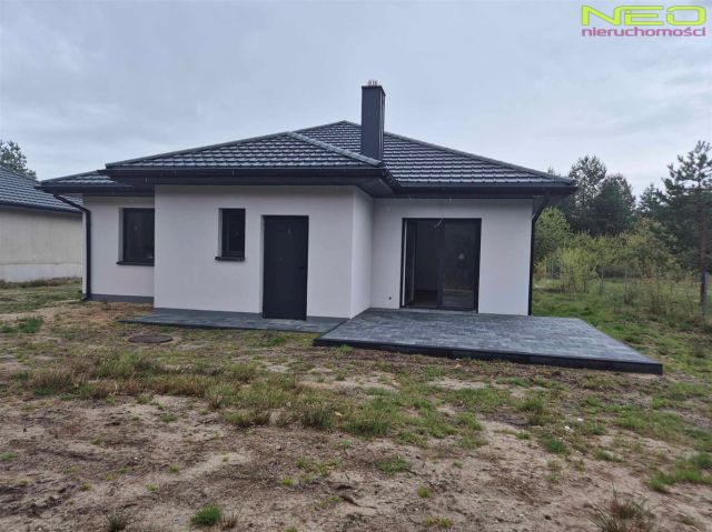 dom wolnostojący, 4 pokoje Kamińsko. Zdjęcie 1