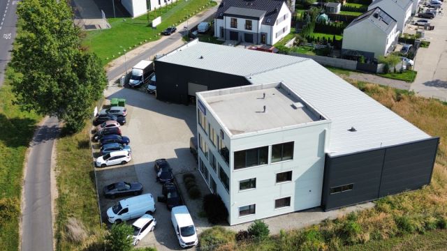 Hala/magazyn Sady. Zdjęcie 1