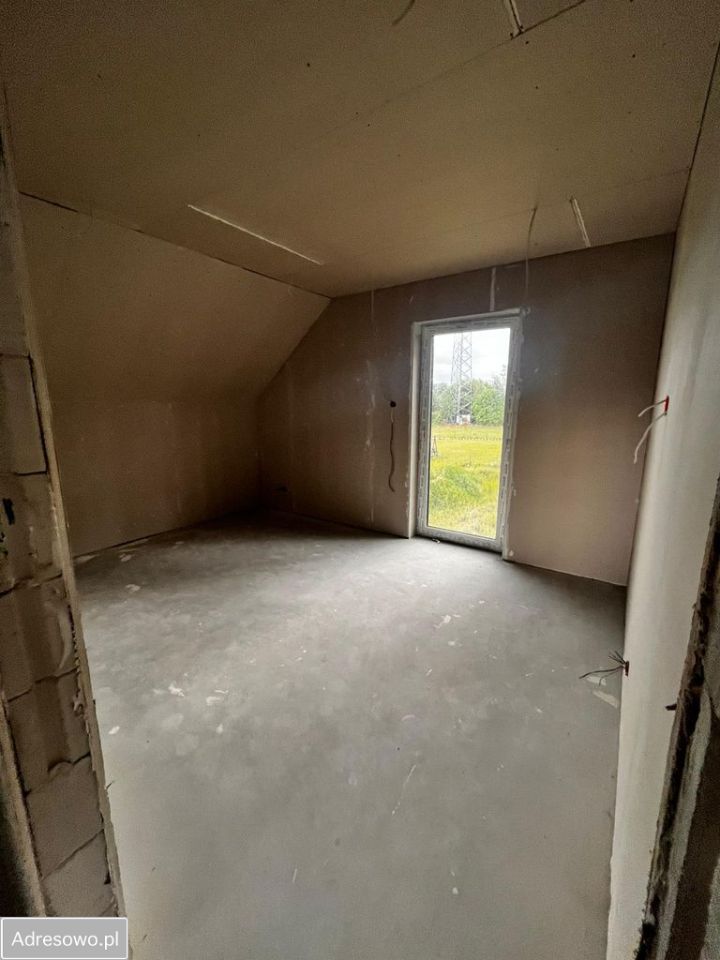 dom wolnostojący, 4 pokoje Kłębowiec. Zdjęcie 2