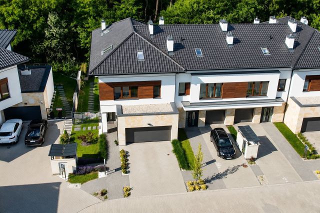 dom wolnostojący, 5 pokoi Strzykuły. Zdjęcie 1