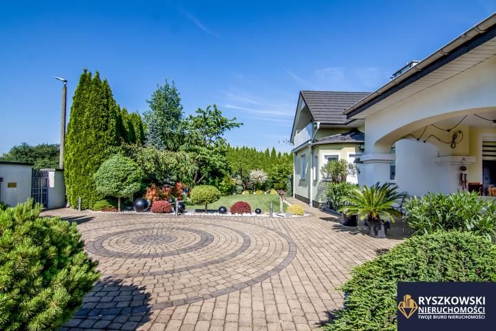 dom wolnostojący, 6 pokoi Jarosławiec. Zdjęcie 2