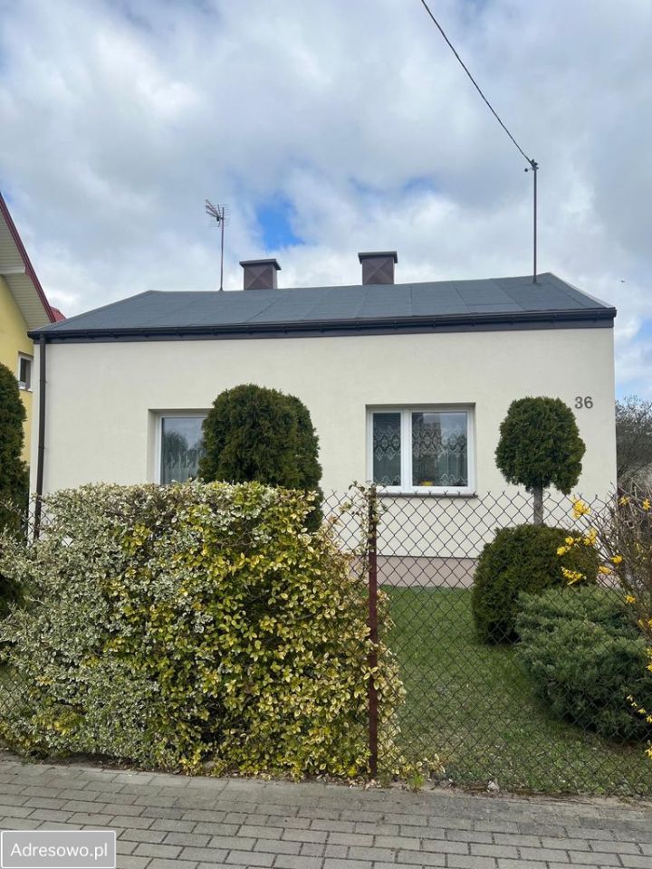 dom wolnostojący, 3 pokoje Poddębice, ul. Północna. Zdjęcie 2