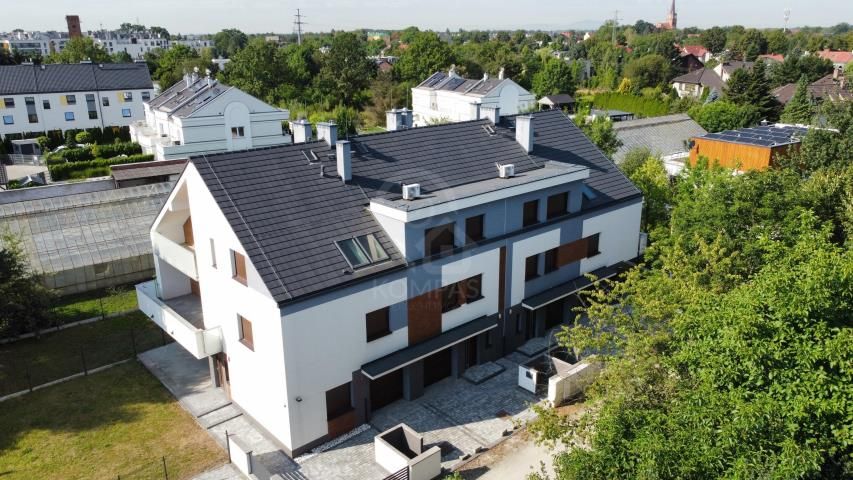 dom szeregowy, 8 pokoi Wrocław, ul. gen. Stefana Grota-Roweckiego. Zdjęcie 13