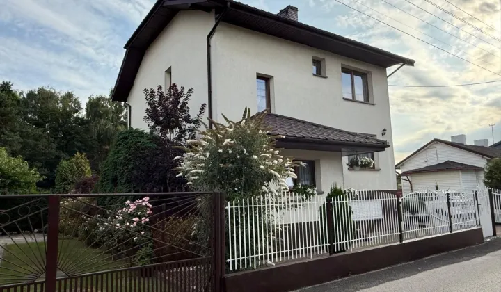 dom wolnostojący, 4 pokoje Gomunice, ul. Wesoła