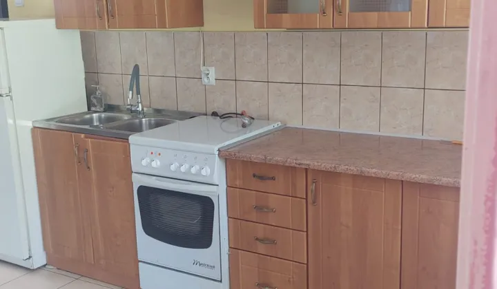 dom wolnostojący, 1 pokój Staszów Radzików, ul. Jałowcowa