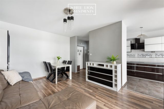 Mieszkanie 3-pokojowe Warszawa Ochota, ul. Bitwy Warszawskiej 1920 r.. Zdjęcie 2