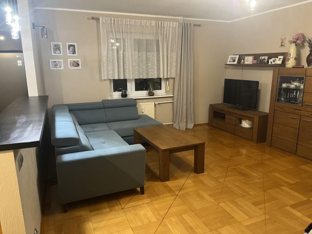 Mieszkanie 4-pokojowe Tomaszów Mazowiecki, ul. Rolna. Zdjęcie 1