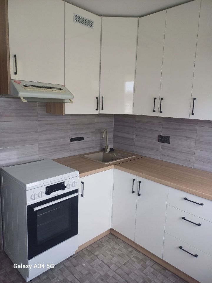 Mieszkanie 1-pokojowe Łabędnik. Zdjęcie 2