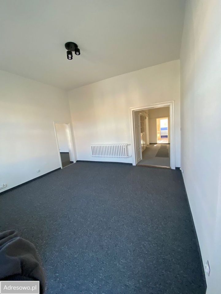 Lokal Myślenice, rynek Rynek. Zdjęcie 15