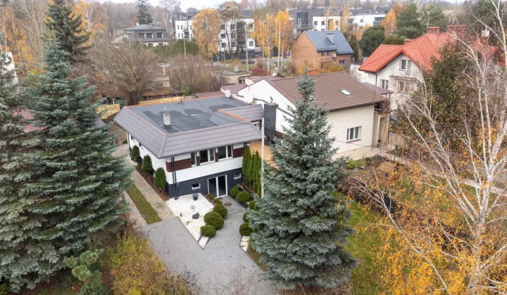 dom wolnostojący, 5 pokoi Łódź Rogi