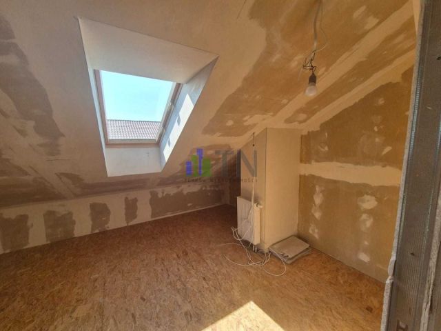 dom, 5 pokoi Chrząstawa Wielka. Zdjęcie 15