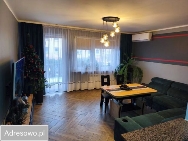 Mieszkanie 4-pokojowe Karłowice, os. Osiedle. Zdjęcie 1