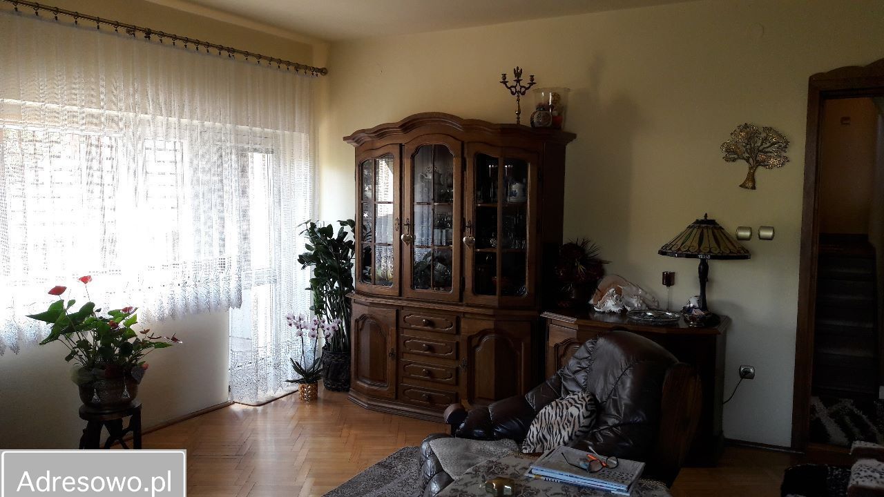 dom wolnostojący, 6 pokoi Tomaszów Mazowiecki, ul. Różana
