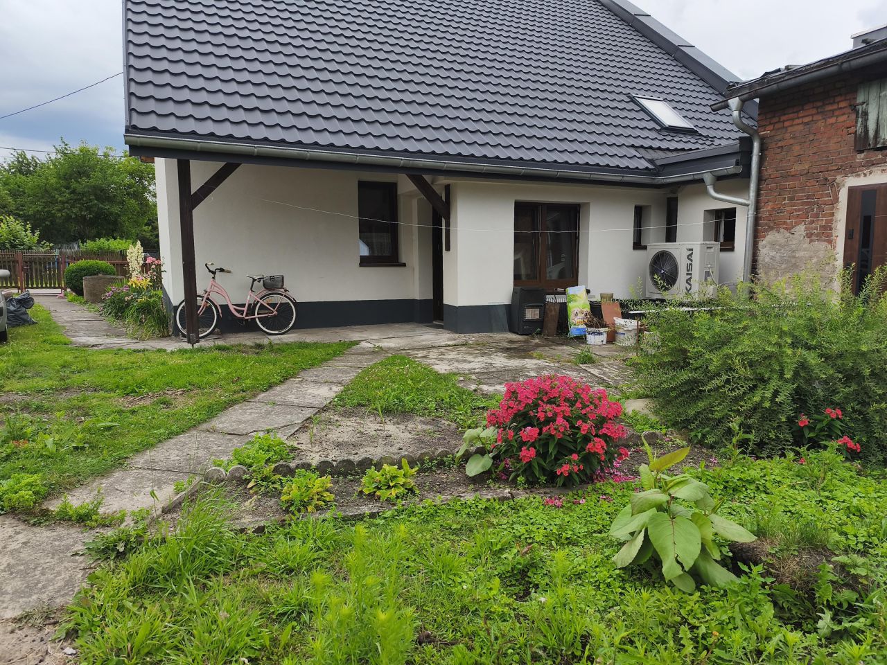 dom wolnostojący, 4 pokoje Strzebiń, ul. 1 Maja. Zdjęcie 2