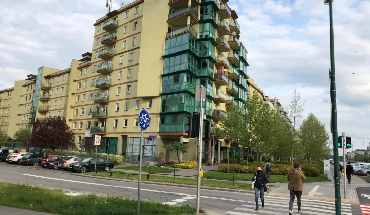 Lokal Warszawa Kabaty, al. Komisji Edukacji Narodowej