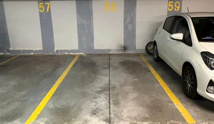 Garaż/miejsce parkingowe Warszawa Gocław, ul. gen. Tadeusza Bora-Komorowskiego