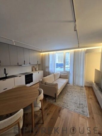 Mieszkanie 3-pokojowe Warszawa Wola, ul. Żelazna. Zdjęcie 1