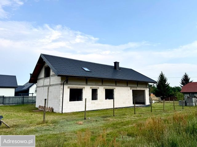 dom wolnostojący, 4 pokoje Komorowo. Zdjęcie 1
