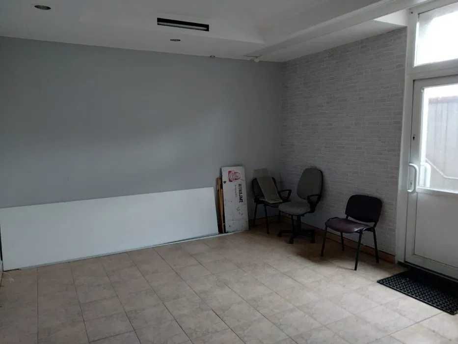 Lokal Częstochowa Trzech Wieszczów, al. Aleja Armii Krajowej. Zdjęcie 2