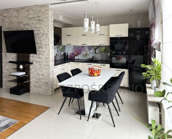 Mieszkanie 4-pokojowe Warszawa Włochy, ul. Obywatelska. Zdjęcie 1