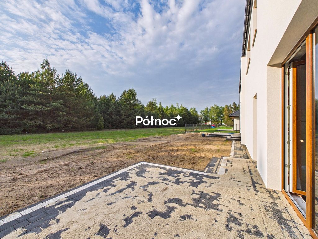 bliźniak, 5 pokoi Karolew. Zdjęcie 9
