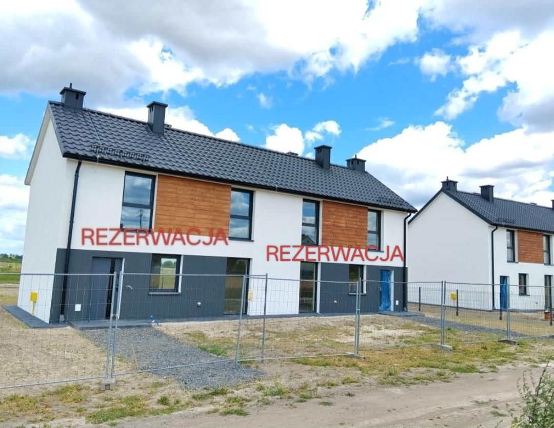 bliźniak Lewin Brzeski, ul. Szmaragdowa. Zdjęcie 1