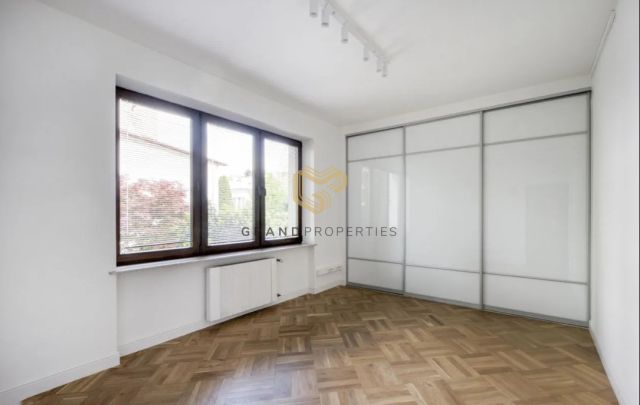 dom szeregowy, 10 pokoi Warszawa Praga-Południe. Zdjęcie 13