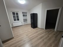 Mieszkanie 4-pokojowe Cięcina. Zdjęcie 2