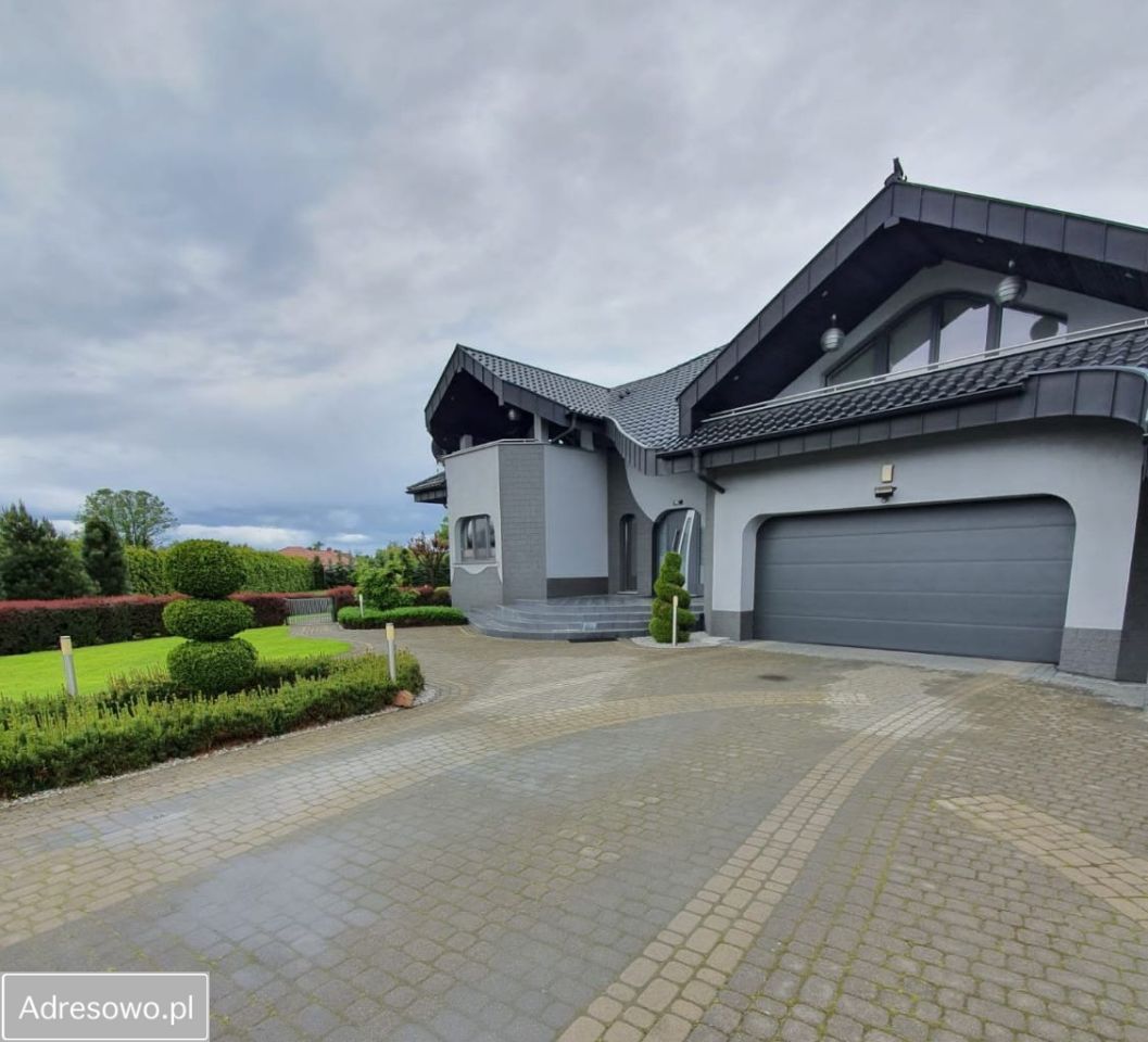 dom wolnostojący, 6 pokoi Niwy