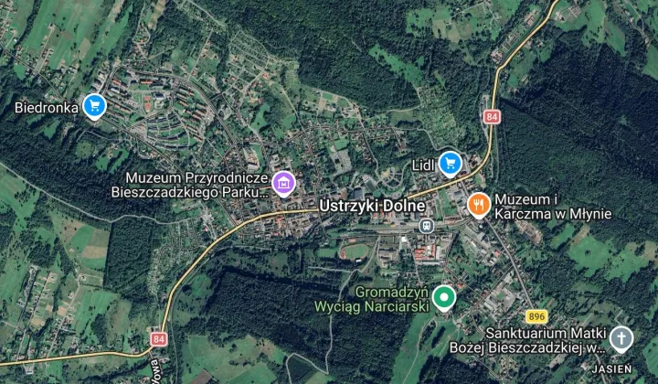 Garaż/miejsce parkingowe Ustrzyki Dolne, ul. Szkolna