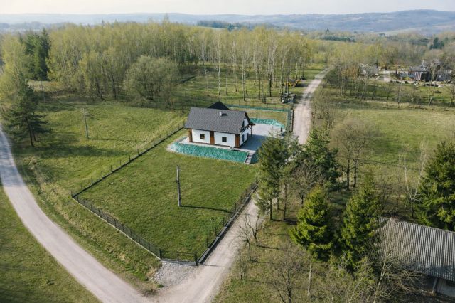 dom wolnostojący, 4 pokoje Lubenia. Zdjęcie 2