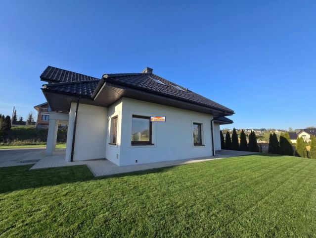 dom wolnostojący, 6 pokoi Tomaszowice. Zdjęcie 3