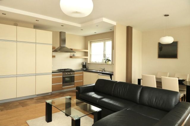 Mieszkanie 3-pokojowe Warszawa Ochota, ul. Drawska. Zdjęcie 1