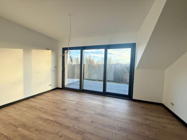 dom wolnostojący, 8 pokoi Grudna Dolna. Zdjęcie 15