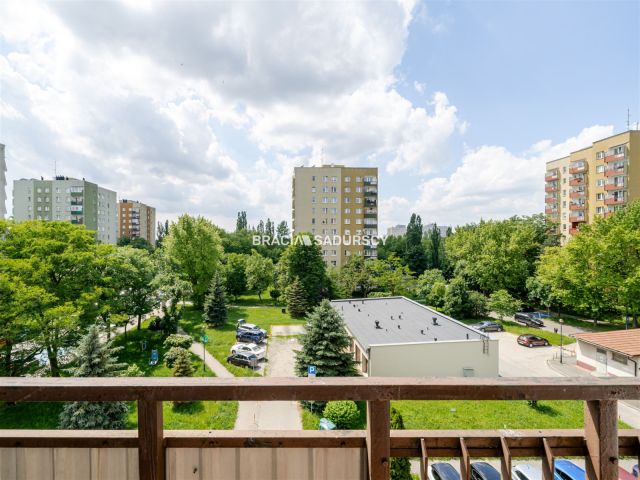 Mieszkanie 4-pokojowe Kraków Czyżyny, os. Dywizjonu 303. Zdjęcie 4