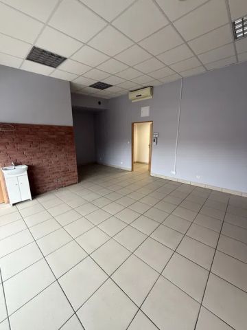 Lokal Strzelin, ul. Dzierżoniowska. Zdjęcie 1