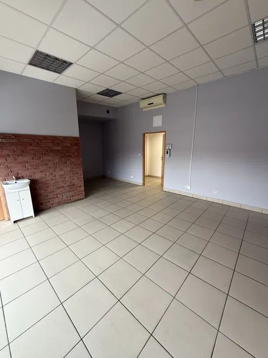 Lokal Strzelin, ul. Dzierżoniowska. Zdjęcie 1